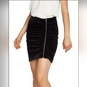 1.STATE Women's Moody Hues Rich BLACK Velvet with Zipper Mini Skirt 💖